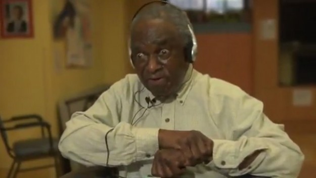 old-man-earphones